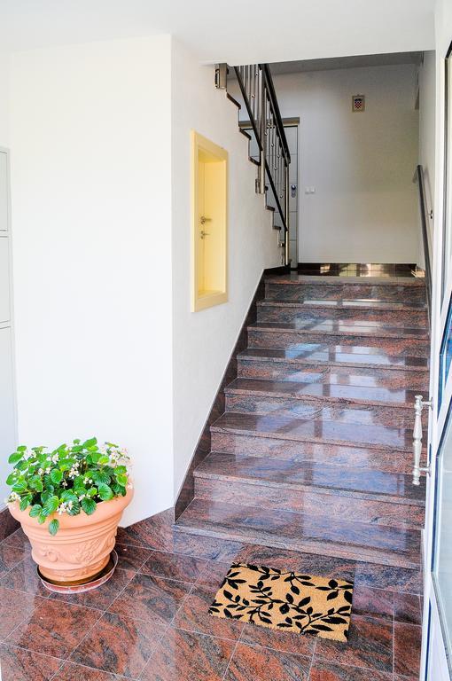 Apartments Anamarija Σπλιτ Εξωτερικό φωτογραφία