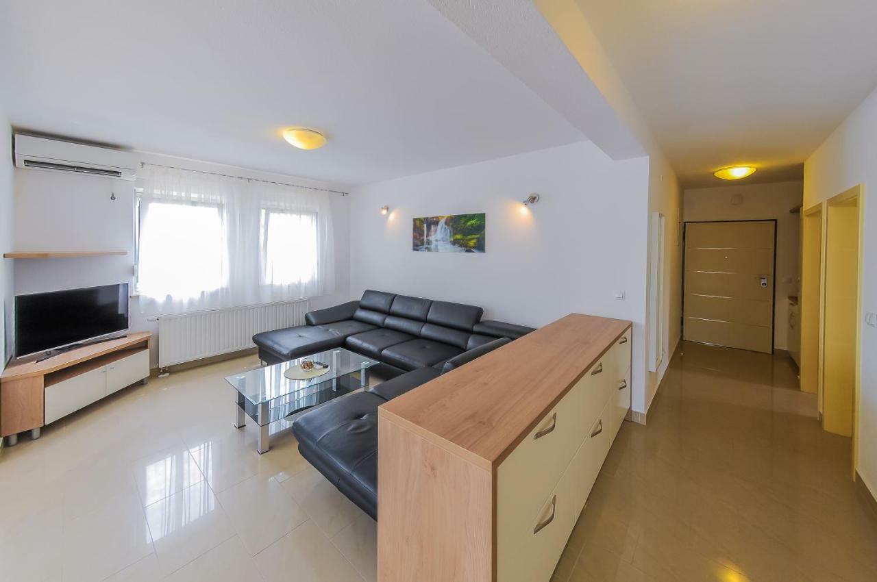 Apartments Anamarija Σπλιτ Εξωτερικό φωτογραφία