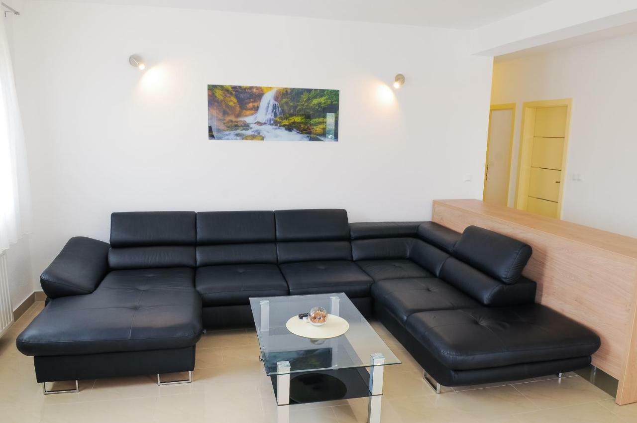 Apartments Anamarija Σπλιτ Εξωτερικό φωτογραφία