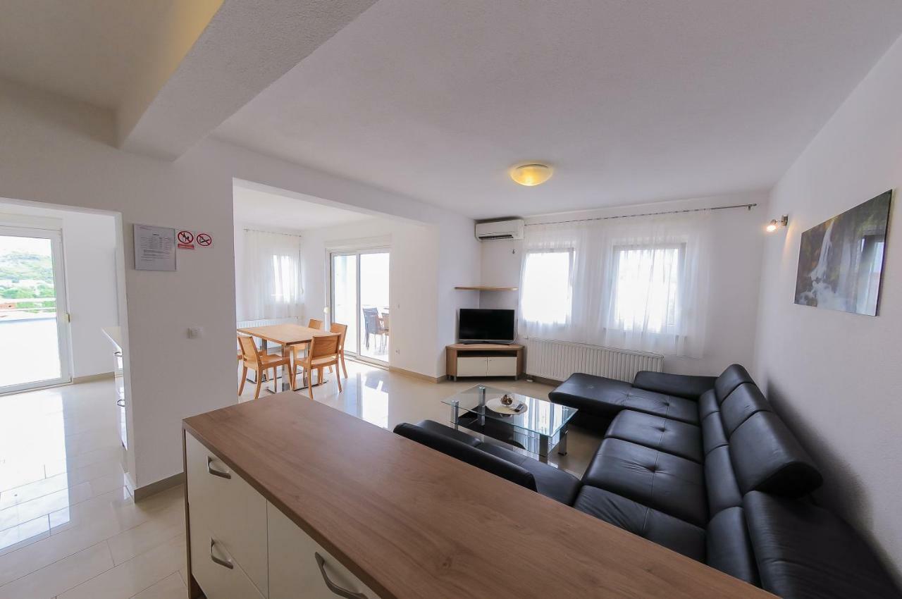 Apartments Anamarija Σπλιτ Εξωτερικό φωτογραφία
